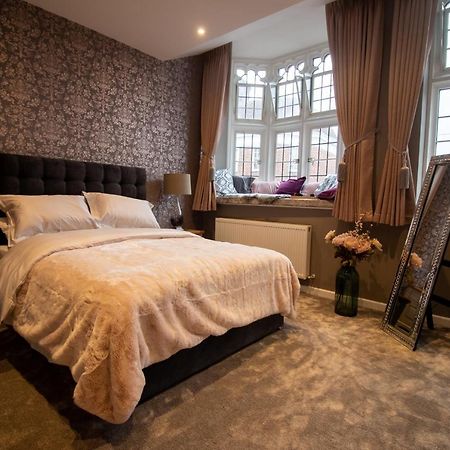 The Most Central Apartment In Canterbury Stunning Interiors, Fully Equipped, City Views And Free Wifi! Екстериор снимка