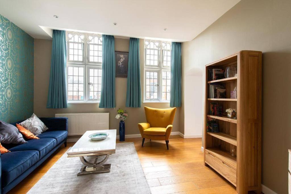The Most Central Apartment In Canterbury Stunning Interiors, Fully Equipped, City Views And Free Wifi! Екстериор снимка