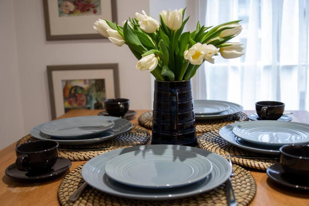 The Most Central Apartment In Canterbury Stunning Interiors, Fully Equipped, City Views And Free Wifi! Екстериор снимка