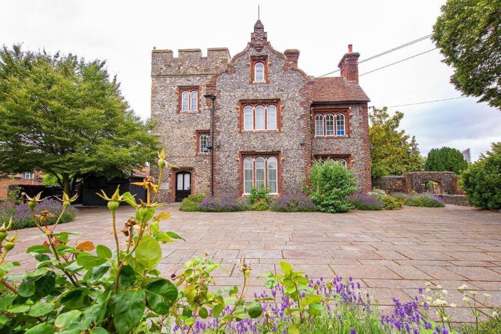 The Most Central Apartment In Canterbury Stunning Interiors, Fully Equipped, City Views And Free Wifi! Екстериор снимка