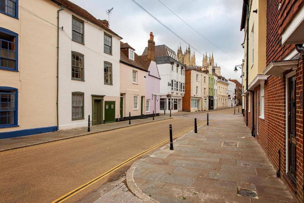 The Most Central Apartment In Canterbury Stunning Interiors, Fully Equipped, City Views And Free Wifi! Екстериор снимка