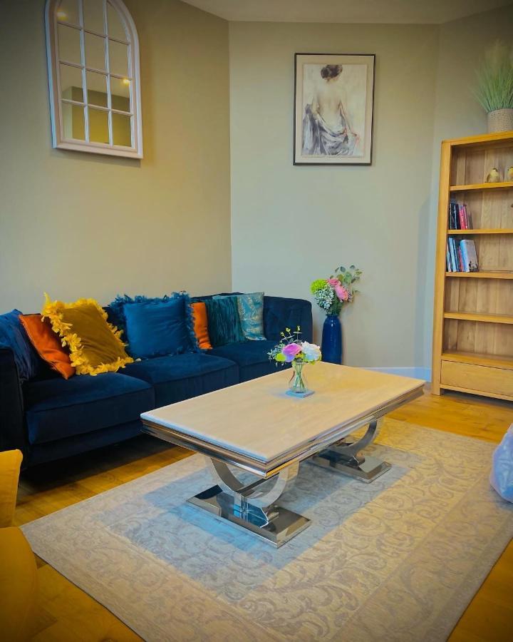 The Most Central Apartment In Canterbury Stunning Interiors, Fully Equipped, City Views And Free Wifi! Екстериор снимка
