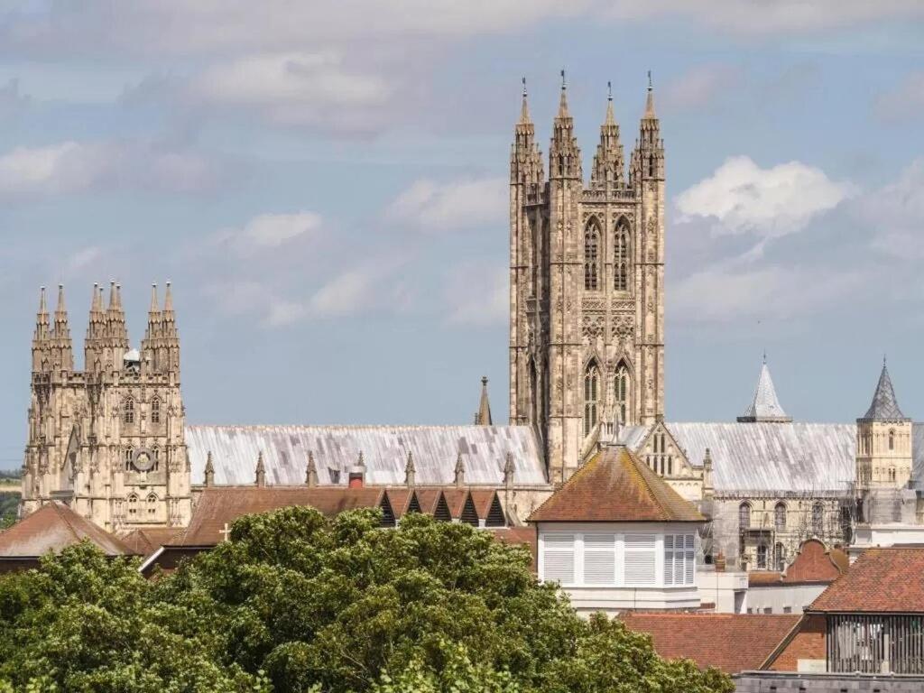 The Most Central Apartment In Canterbury Stunning Interiors, Fully Equipped, City Views And Free Wifi! Екстериор снимка