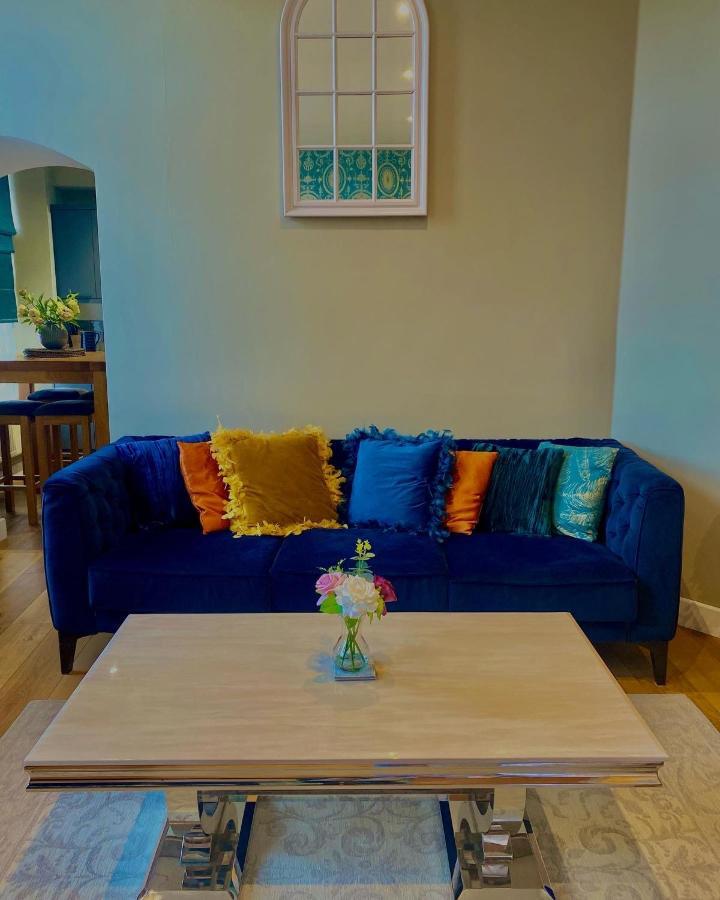 The Most Central Apartment In Canterbury Stunning Interiors, Fully Equipped, City Views And Free Wifi! Екстериор снимка