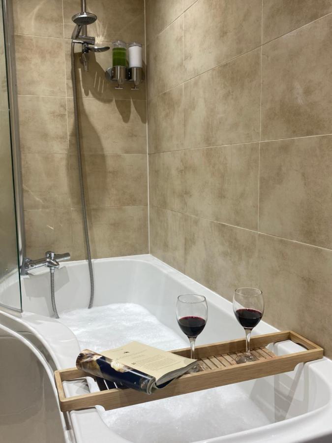 The Most Central Apartment In Canterbury Stunning Interiors, Fully Equipped, City Views And Free Wifi! Екстериор снимка